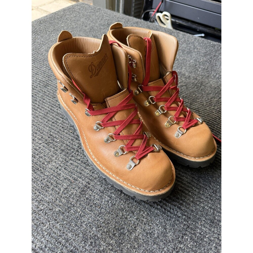 Danner Mountain Light Cascade Boots Mens Size 11 Brown Leather Hiking Made USA